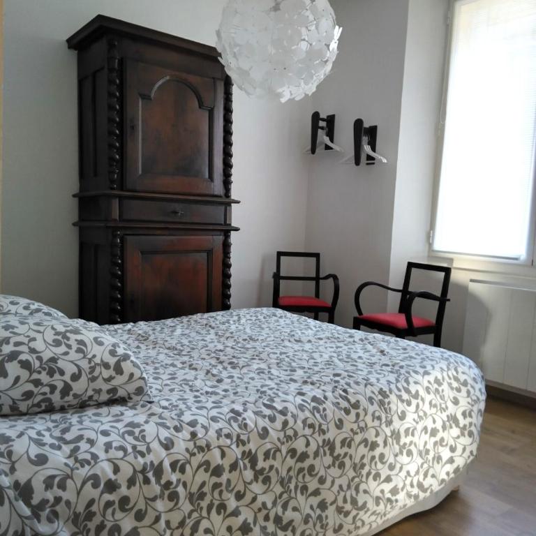 Saint Roch - Three-Bedroom Apartment - 12