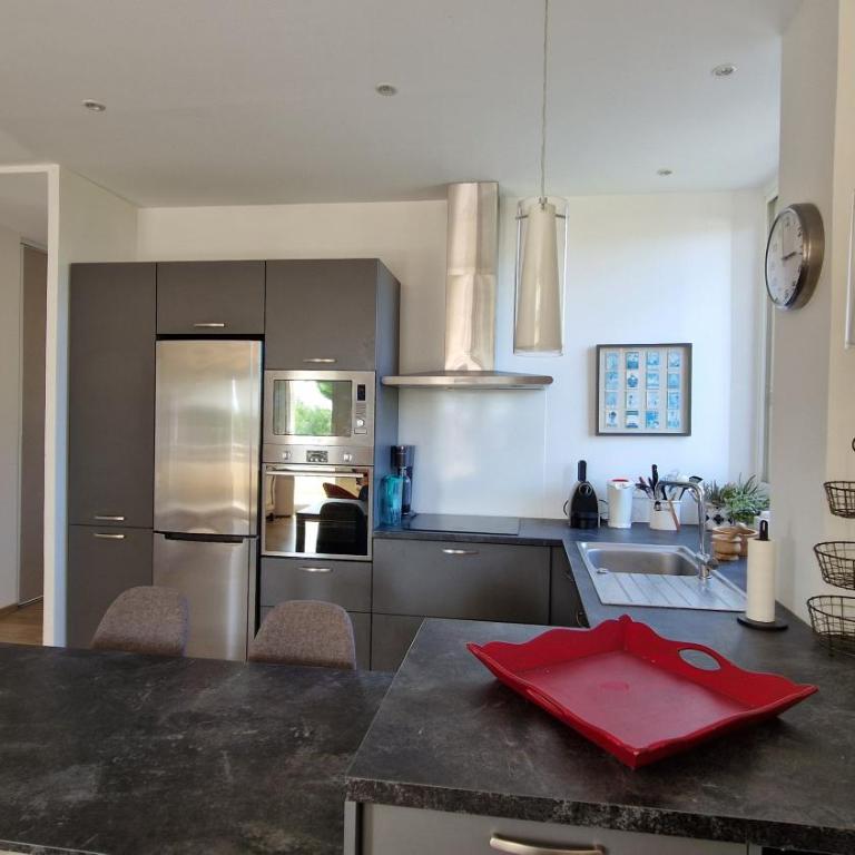 Saint Roch - Three-Bedroom Apartment - 3