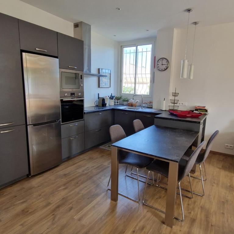 Saint Roch - Three-Bedroom Apartment - 5