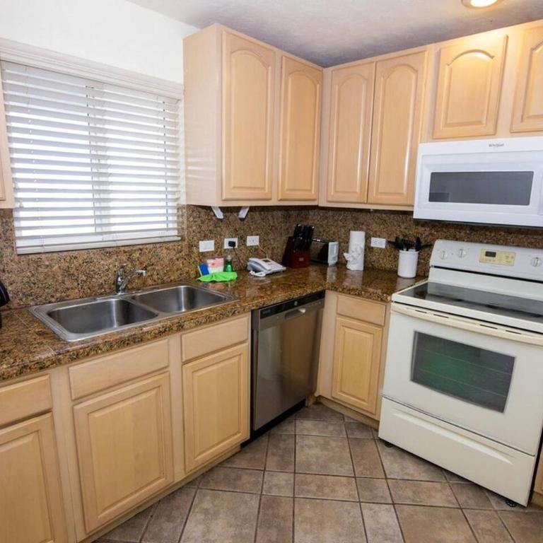 Beachfront Las Palmas D502 - Two-Bedroom Apartment - 7