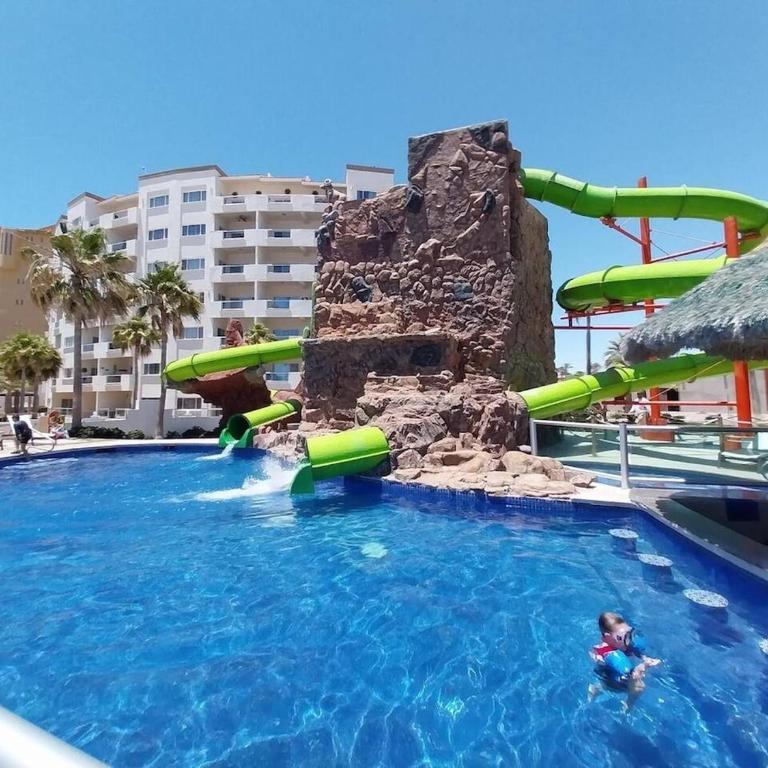 Beachfront Las Palmas D502 - Two-Bedroom Apartment - 14