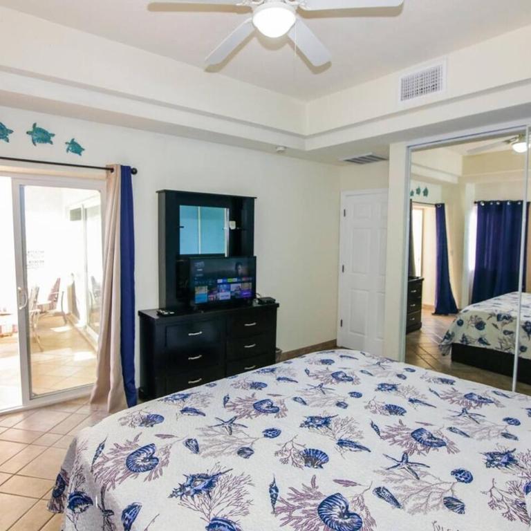 Beachfront Las Palmas D502 - Two-Bedroom Apartment - 19