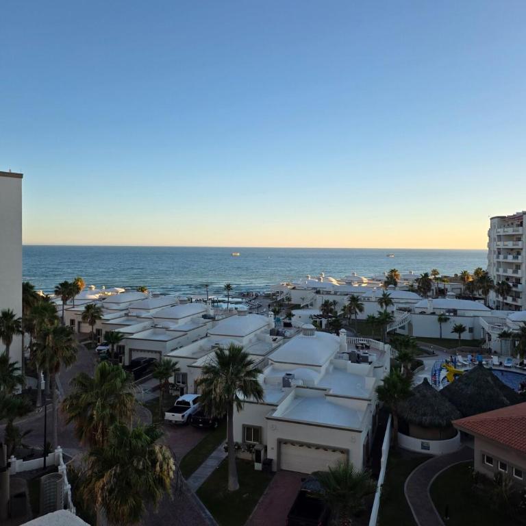 Beachfront Las Palmas D502 - Two-Bedroom Apartment - 29