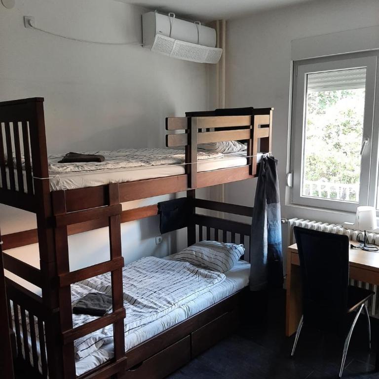 Smart hostel - Krevet na Sprat u Mešovitoj Spavaonici - 20