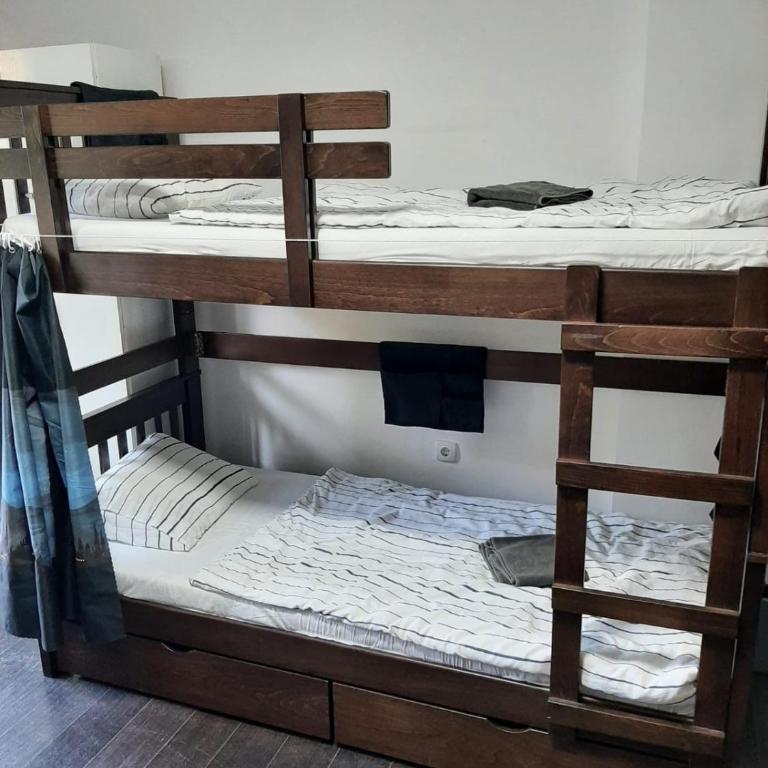 Smart hostel - Krevet na Sprat u Mešovitoj Spavaonici - 21