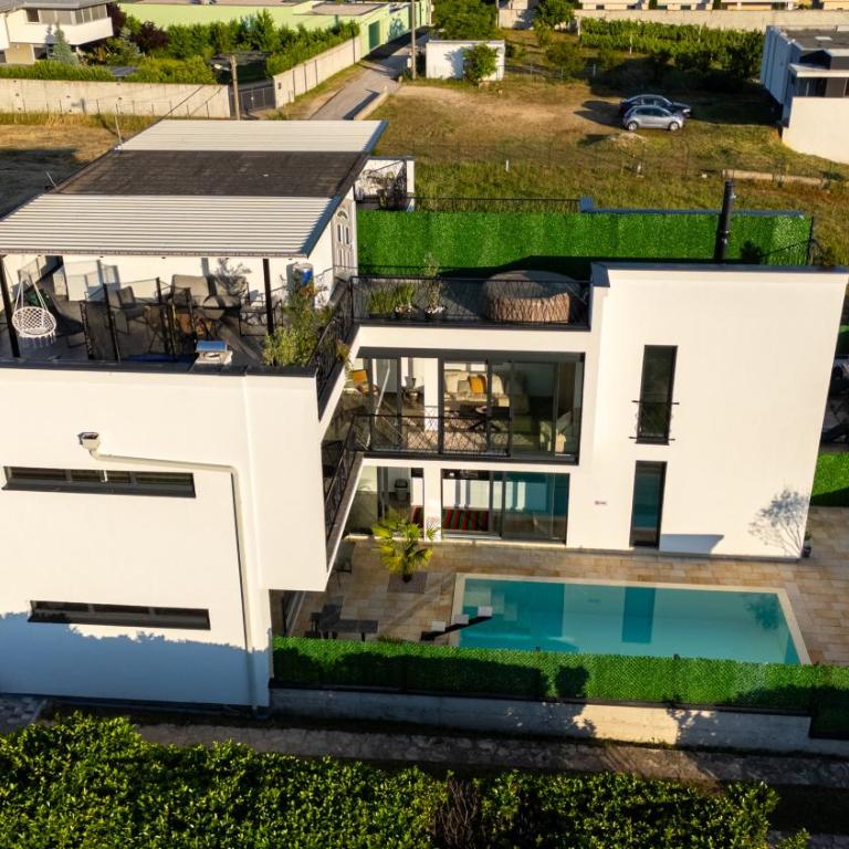 Dream River Escape - Deluxe Villa - 26