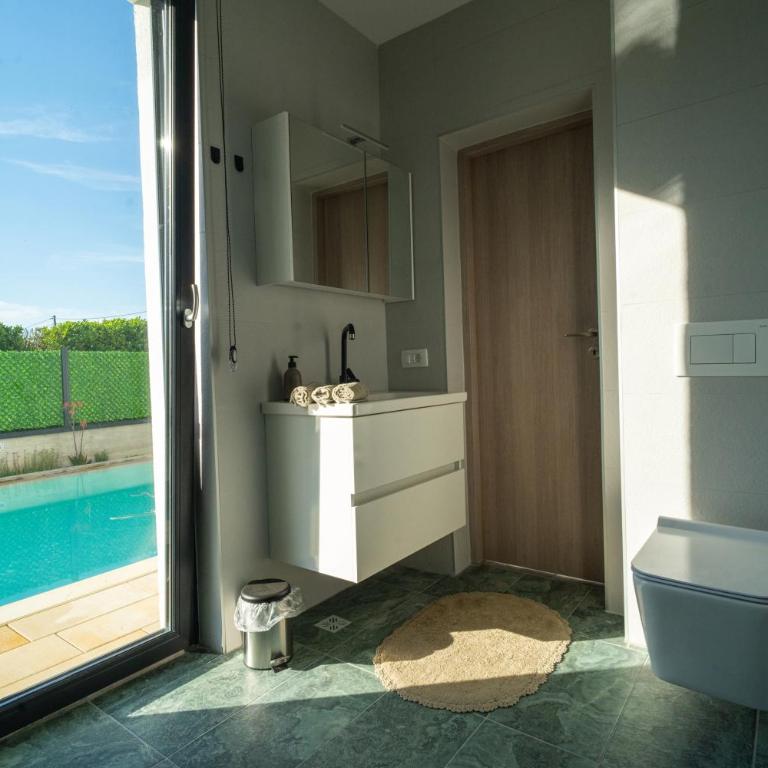 Dream River Escape - Deluxe Villa - 47