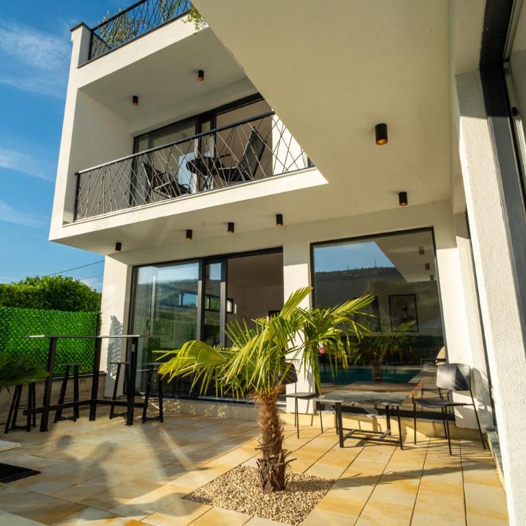 Dream River Escape - Deluxe Villa - 32
