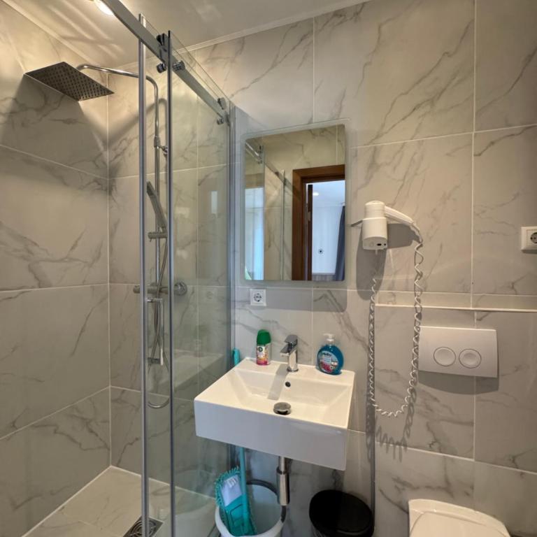 GG Self-Stay - Double or Twin Room with Balcony - 3