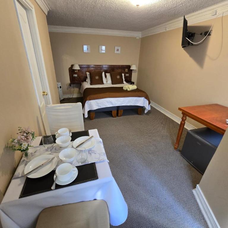 Belle Epoque Hostal - Deluxe Double Room - 2