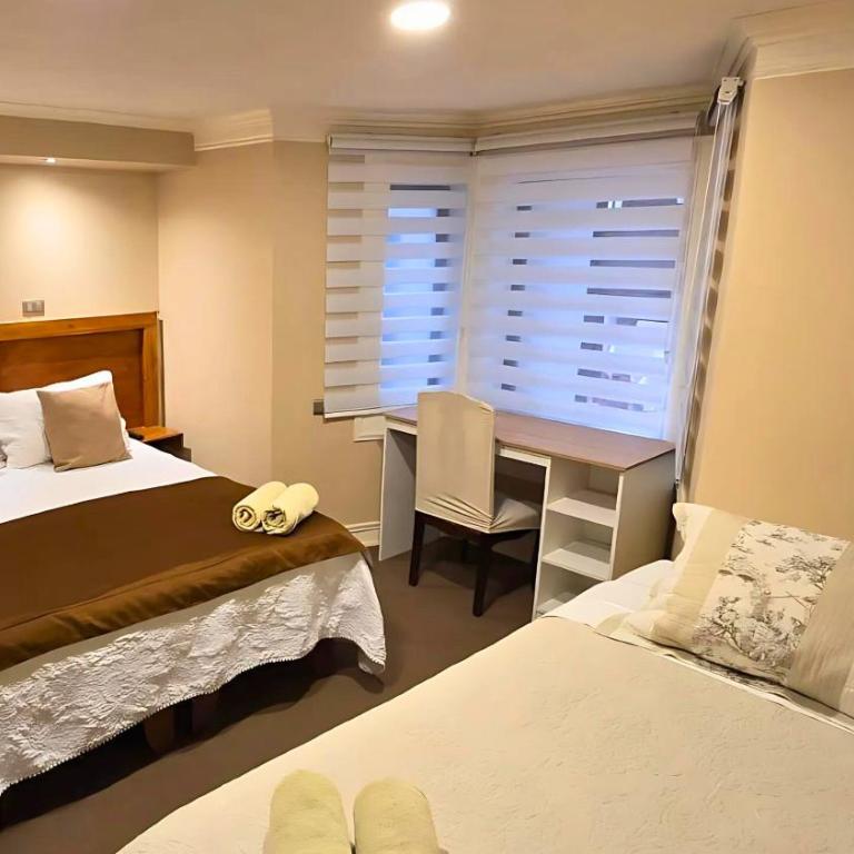 Belle Epoque Hostal - Double Room with Extra Bed - 5