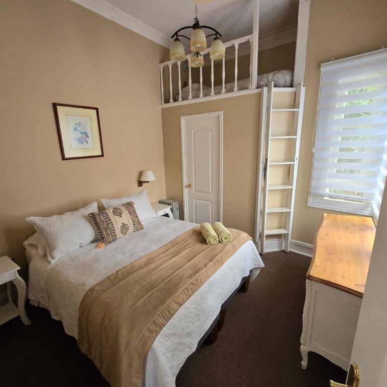 Belle Epoque Hostal - Double Room with Private Bathroom - 4