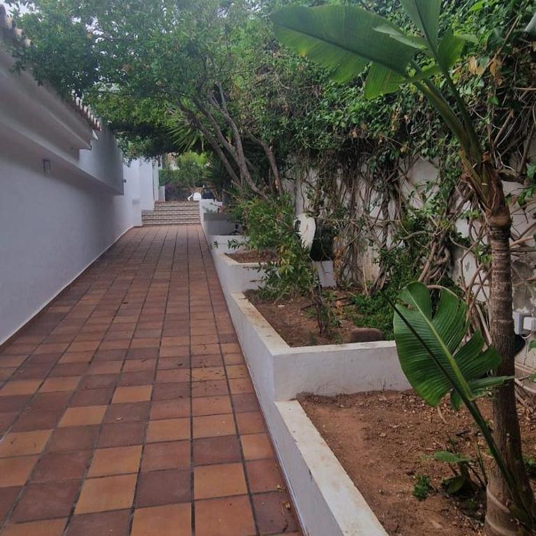 Beachfront Villa - Villa - 14
