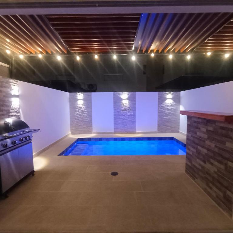 Espectacular casa, piscina privada- Ricaurte - Casa de 2 dormitorios - 11