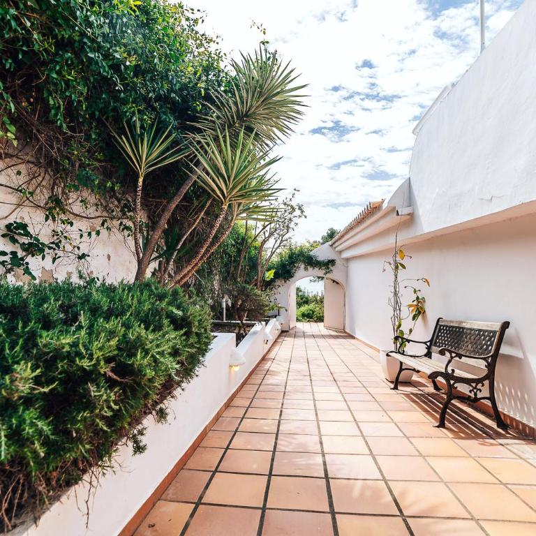 Beachfront Villa - Villa - 15