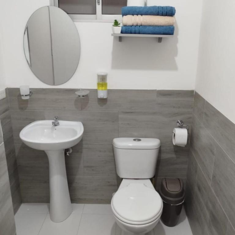 Casa moderna en Urb privada Seguridad 24h manta jaramijo - Three-Bedroom Vacation Home - 23