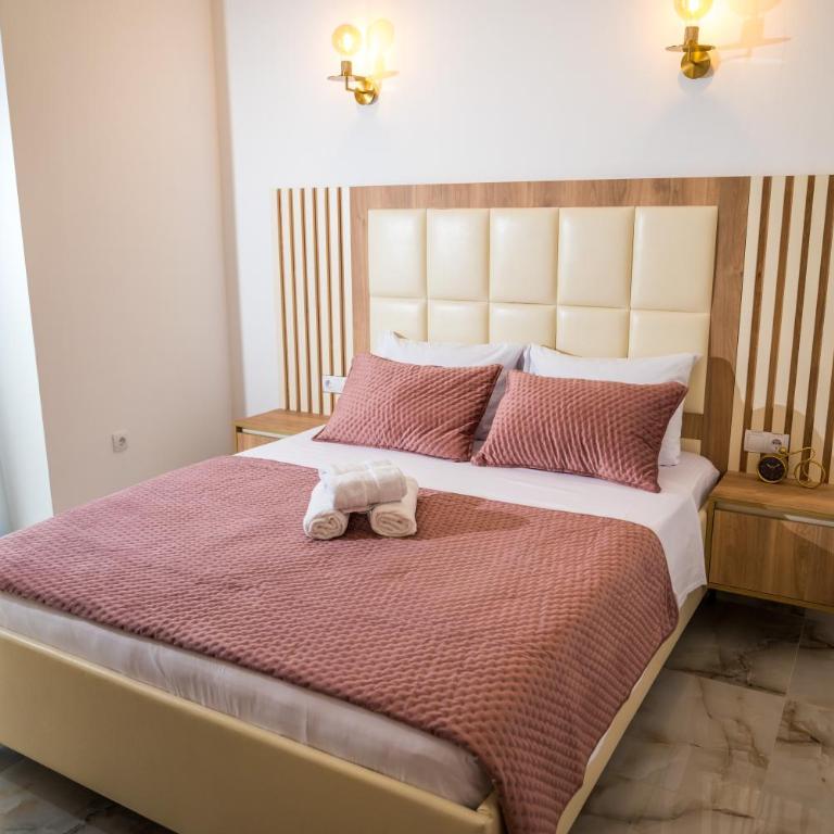 Robi Apartments - One-Bedroom Apartment with Garden View - 1