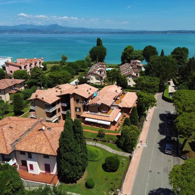 Achille Apartment - Comfort a 100m dal Lago - Appartamento con 2 Camere da Letto e Terrazza - 3