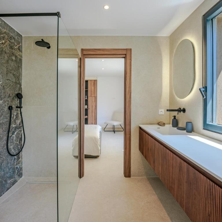 Contemporary Villa with Heated Pool Near Sea - Villa - 14