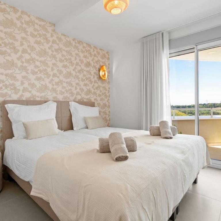Elegant Apartment with Valley Views, Pool & Gym in Oceana Gardens - Apartamento - 3