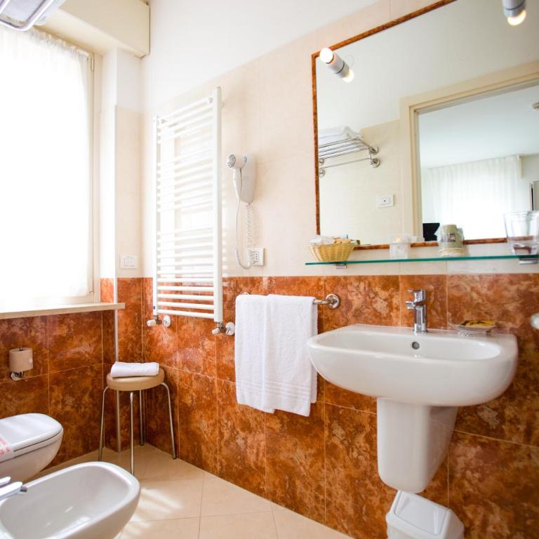 Hotel Villa Anthea - Camera Tripla - 4