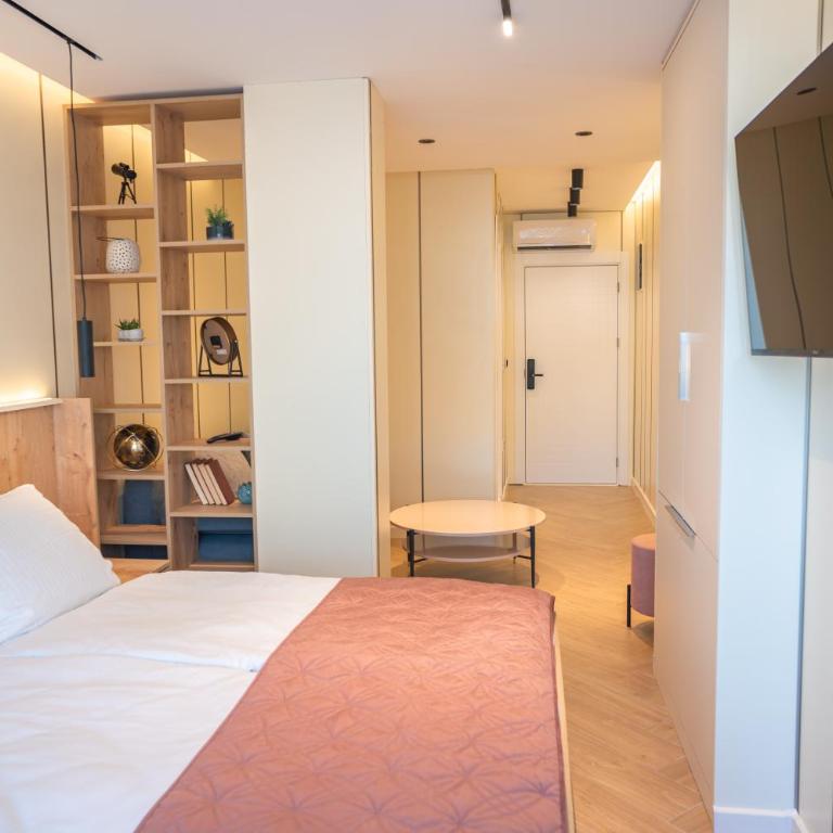 Guesthouse Sidro - Deluks Dvokrevetna Soba sa Bračnim Krevetom i Balkonom - 4
