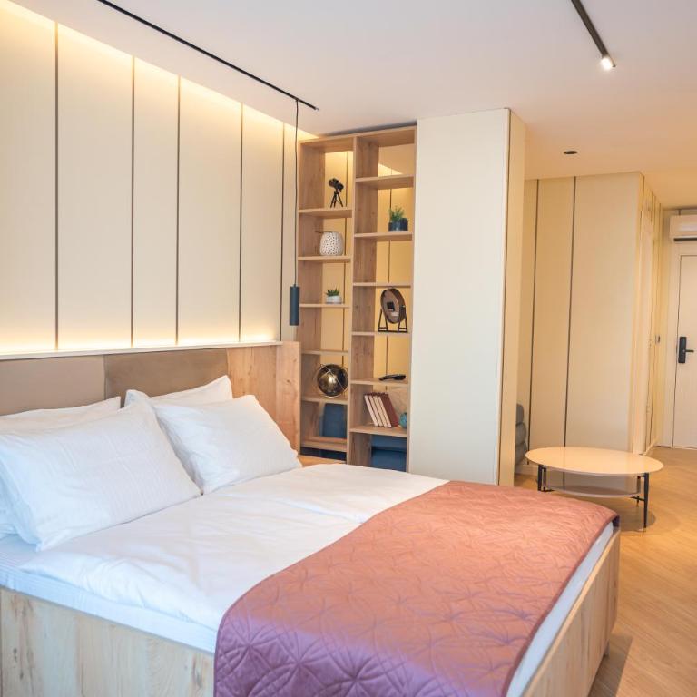 Guesthouse Sidro - Deluks Dvokrevetna Soba sa Bračnim Krevetom i Balkonom - 3