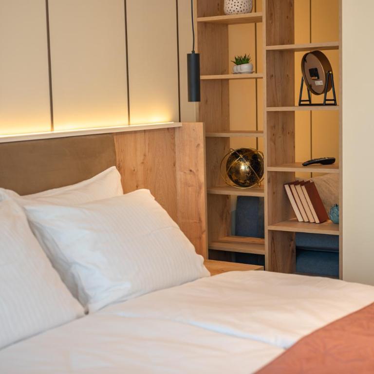 Guesthouse Sidro - Deluks Dvokrevetna Soba sa Bračnim Krevetom i Balkonom - 6