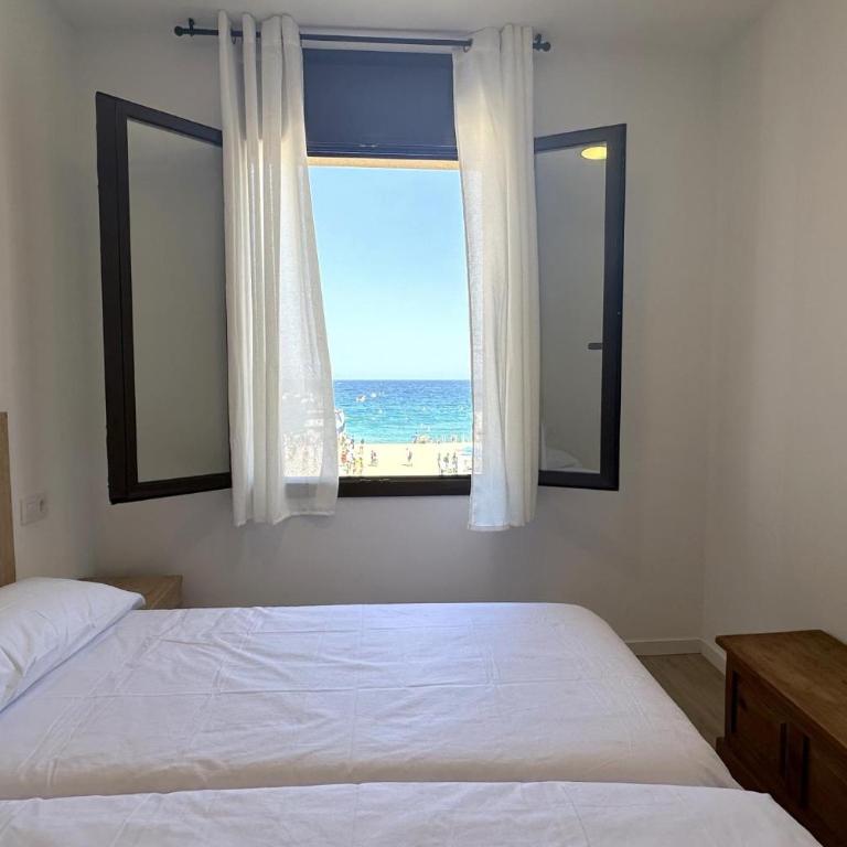 LETS HOLIDAYS Wake Up by the Sea in Victoria apartment 2 - Apartamento - 32