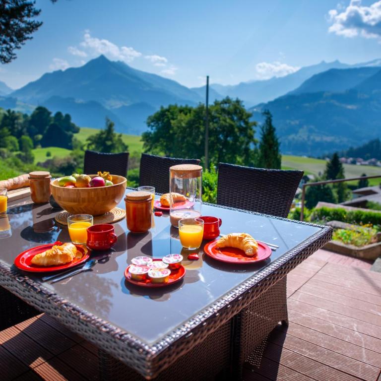 Chalet spa avec terrasse et vue alpine - Apartment mit 2 Schlafzimmern mit Balkon und Terrasse - 82