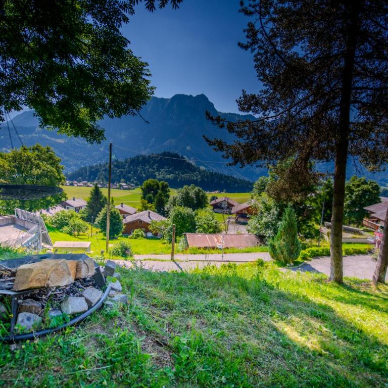 Chalet spa avec terrasse et vue alpine - Apartment mit 2 Schlafzimmern mit Balkon und Terrasse - 25