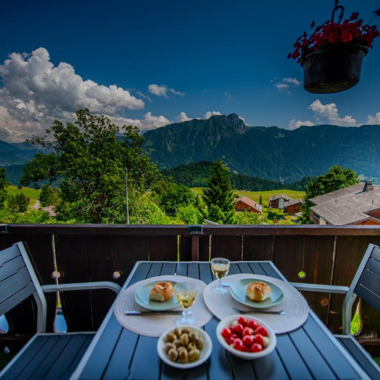 Chalet spa avec terrasse et vue alpine - Apartment mit 2 Schlafzimmern mit Balkon und Terrasse - 20