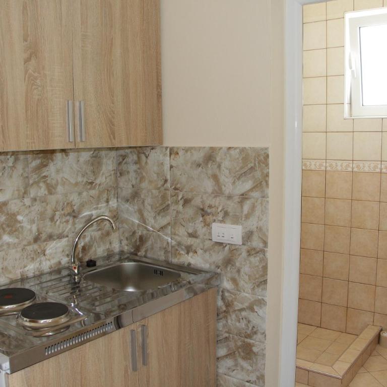 Apartments Family Ibrahimi - Četvorokrevetna Soba - 7