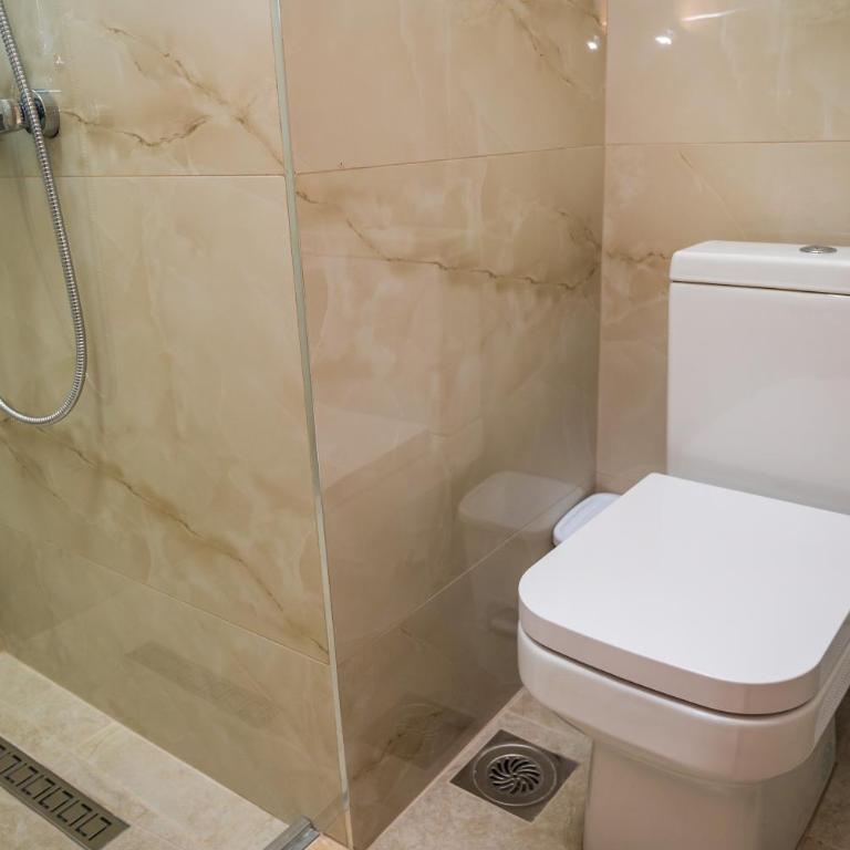 Robi Apartments - One-Bedroom Apartment with Garden View - 7