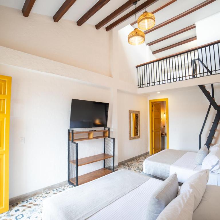 Casa Serafin Hotel - Superior Family Room - 3