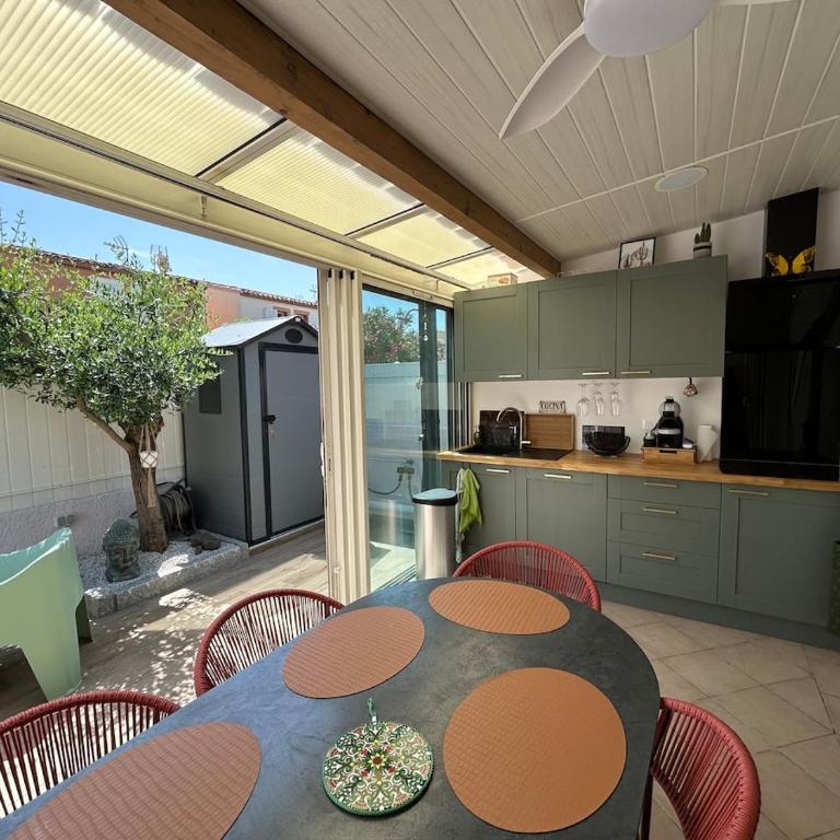 Villa Rochelongue Cap d'Agde, piscine résidence, garage, clim, plage à pied - Three-Bedroom House - 7