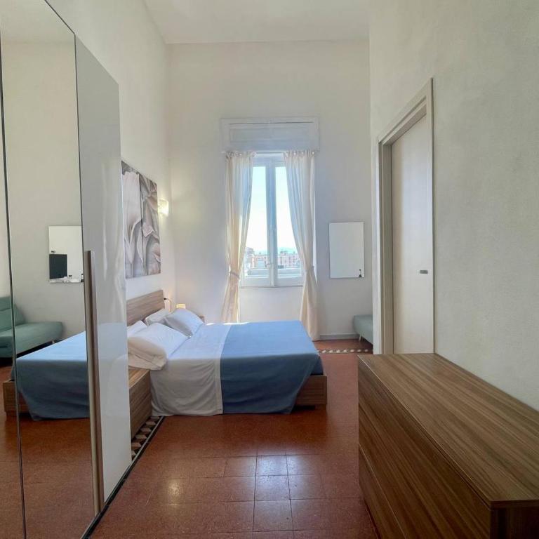 Onlyrooms V - Portside & Train Station - Double Room with Sea View - 9