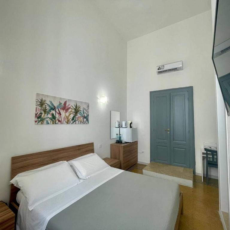 Onlyrooms V - Portside & Train Station - Double Room with Private Bathroom - 6