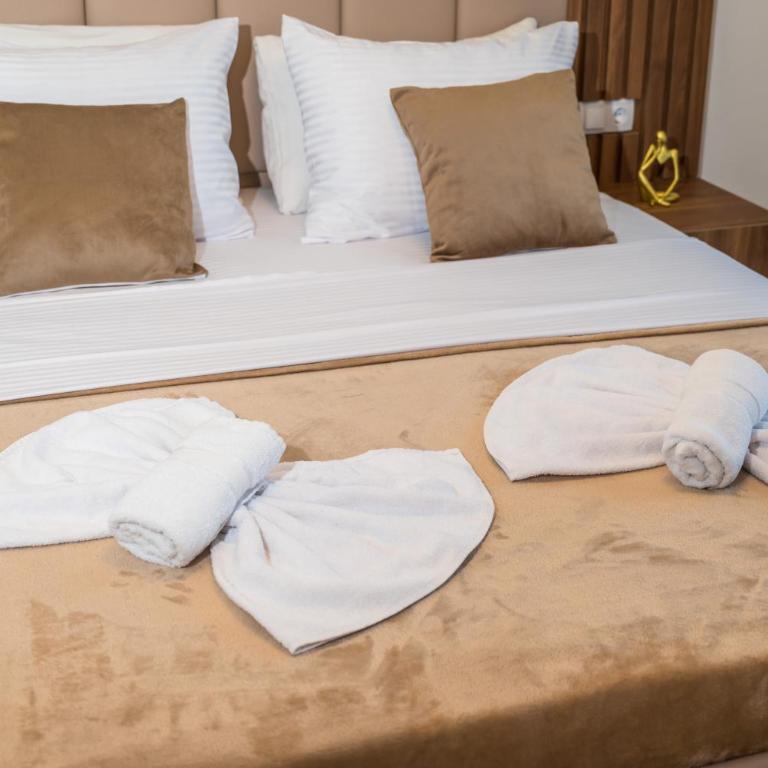 Robi Apartments - Family Two-Bedroom Apartment with View - 3