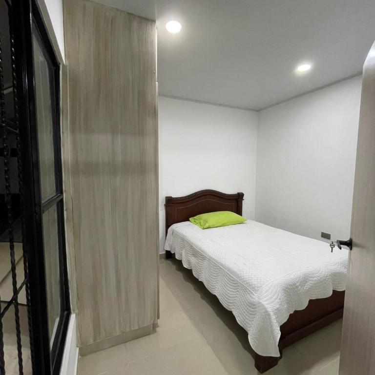 Casa Amoblada en Conjunto Villavicencio - Three-Bedroom House - 6