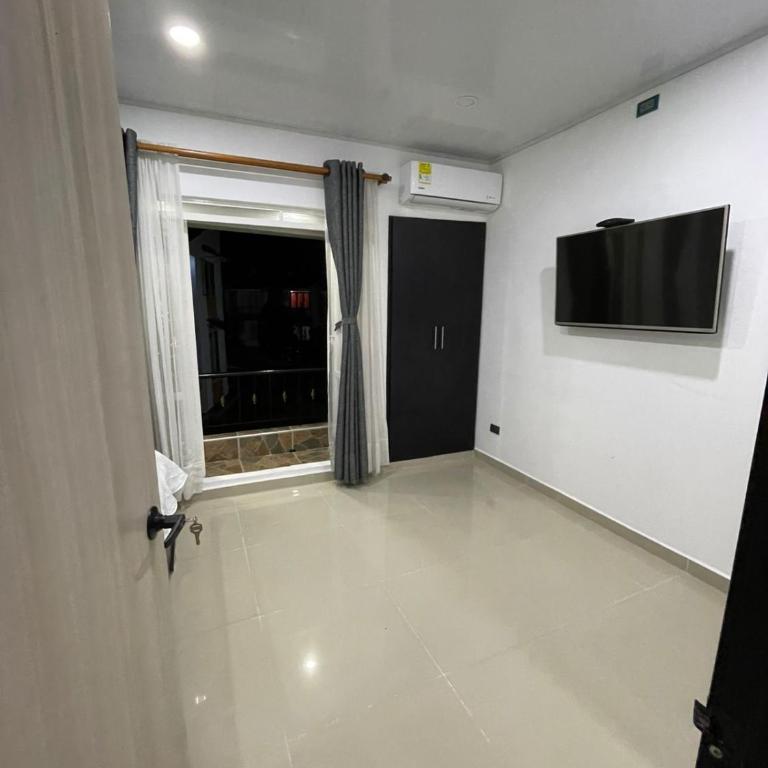 Casa Amoblada en Conjunto Villavicencio - Three-Bedroom House - 11