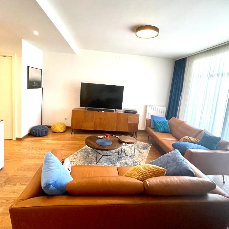 Melania - Three-Bedroom Apartment - 7