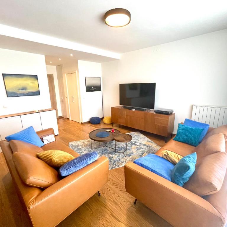 Melania - Three-Bedroom Apartment - 12