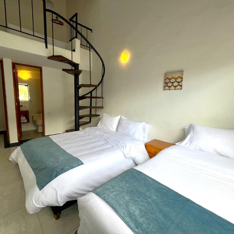 Hotel Villa Macondo - Standard Family Room - 1
