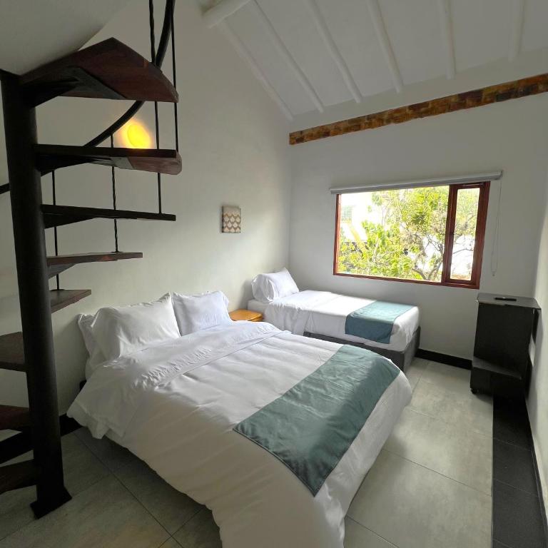 Hotel Villa Macondo - Standard Family Room - 3