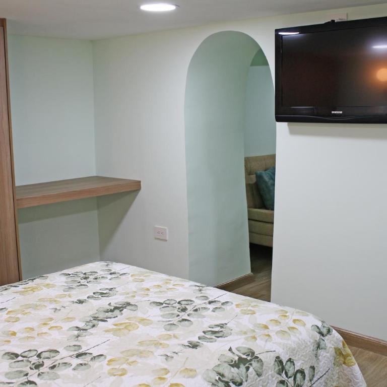 Hostal Latina - Habitación Triple - 5