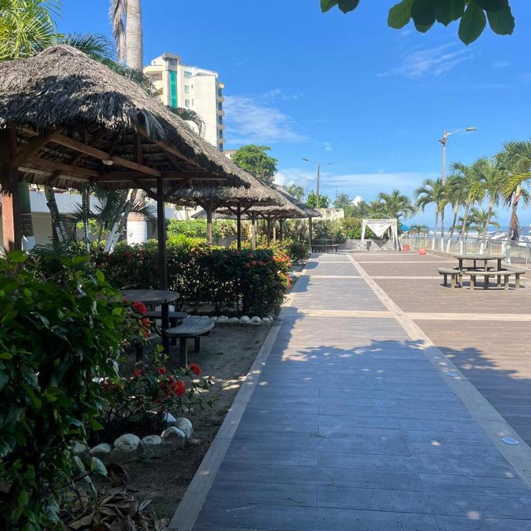 Penthouse frente al mar - Three-Bedroom Apartment - 2