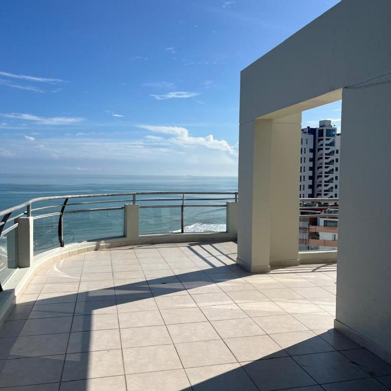 Penthouse frente al mar - Three-Bedroom Apartment - 19