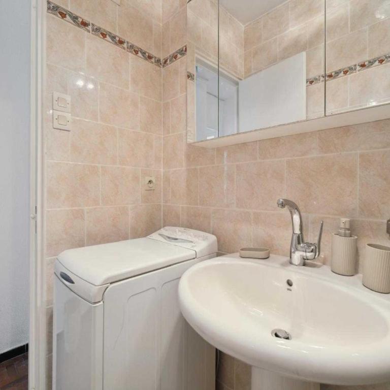 Apt 2BR 4P - Balcony & 5min to Beach Saint-Tropez - Apartamento - 26