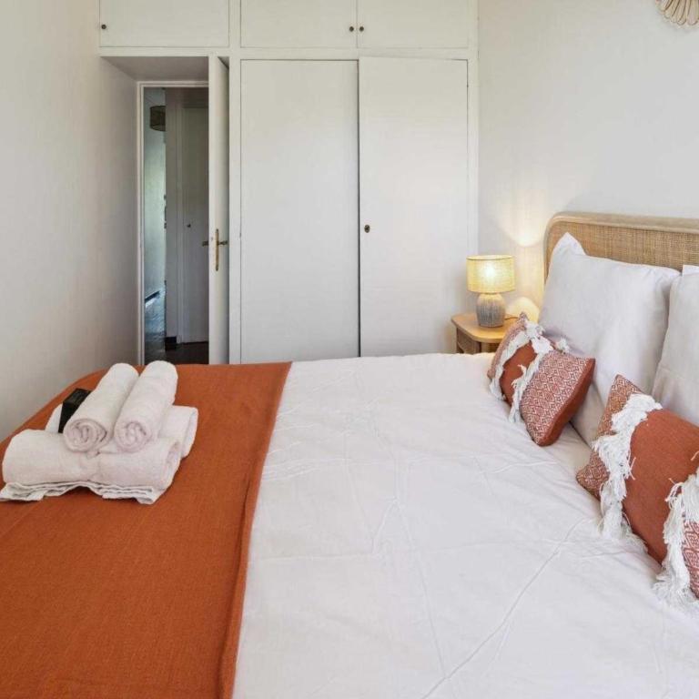 Apt 2BR 4P - Balcony & 5min to Beach Saint-Tropez - Apartamento - 2